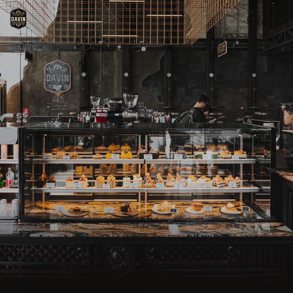 คาเฟ่บรรยากาศดี Davin Cafe บริการจัดเลี้ยงบุฟเฟต์นานาชาติสำหรับงานเลี้ยงปีใหม่ 2026 ด้วยไลน์อาหารคุณภาพพรีเมียม