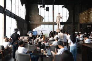 ดินเนอร์และงานอีเวนต์ที่ Davin Cafe พร้อมบรรยากาศสบายๆในโรงละครเก่าแก่.