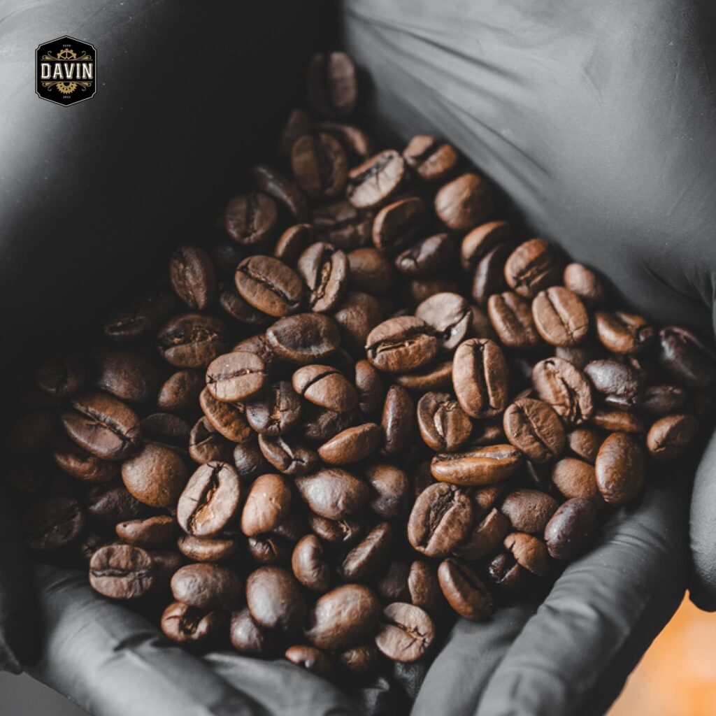 เมล็ดกาแฟคั่วสำหรับ เอสเปรสโซ่ ระดับพรีเมียมที่ DAVIN CAFE คัดสรรเพื่อสร้างรสชาติ Espresso เข้มข้นหอมลึกสำหรับคอกาแฟ Specialty Coffee ในกรุงเทพ