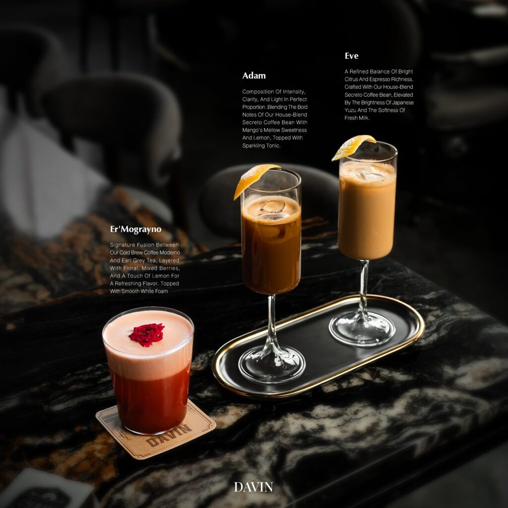 เมนูเครื่องดื่มซิกเนเจอร์ของ Davin Cafe ที่นำกาแฟ เข้มมาตีความเป็นเครื่องดื่มพรีเมียม ทั้งกาแฟเย็น กาแฟนม และกาแฟฟิวชัน เสิร์ฟบนเคาน์เตอร์หินอ่อนในบรรยากาศหรู เหมาะสำหรับคนที่อยากสัมผัสรสชาติกาแฟชัดเจนแต่มีมิติแตกต่างจากเมนูทั่วไป