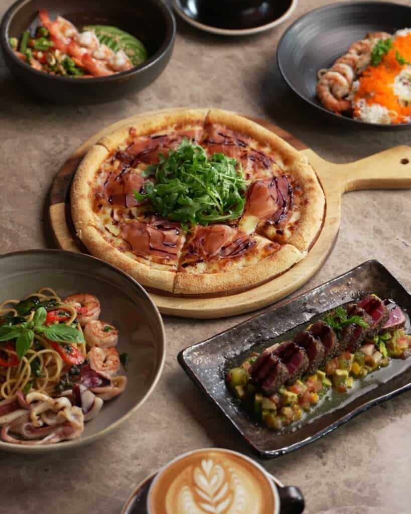Mother's Day gift The Elegant Pairing family dining set at DAVIN CAFE, featuring pizza, pasta, steak, seafood, and coffee for a memorable Mother's Day 2026 celebration with the family.