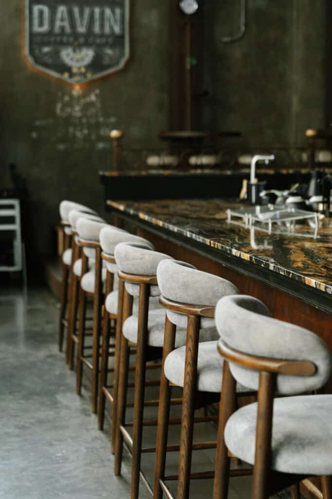 บรรยากาศเคาน์เตอร์ DAVIN CAFE สำหรับมื้อเช้าในรามอินทรา พร้อมพื้นที่นั่งและ Specialty Coffee