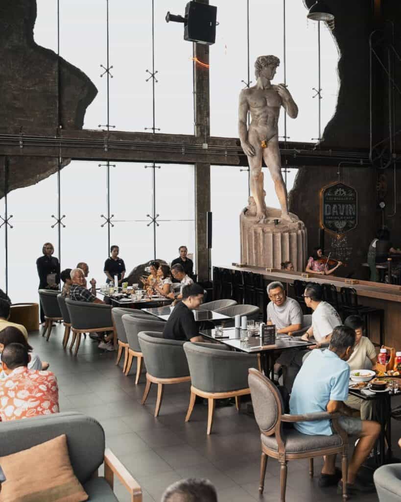 Brunch in Ramintra at DAVIN CAFE with spacious dining areas and distinctive Roman-inspired architecture
